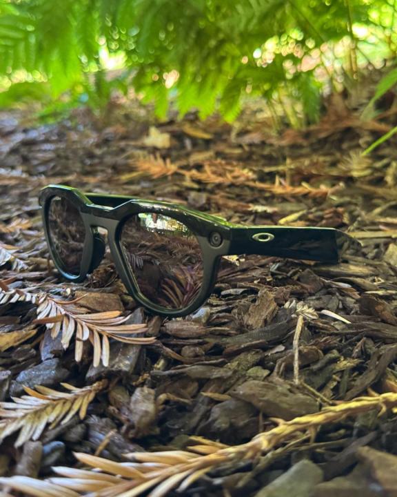 Oakley Meta HSTN