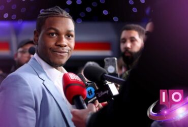John Boyega: 'Star Wars' by mohl mít prospěch z dialogu 'Star Treku'