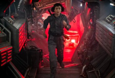 Žádný crossover v 'Alien: Earth'? Noah Hawley uvádí věci na pravou míru