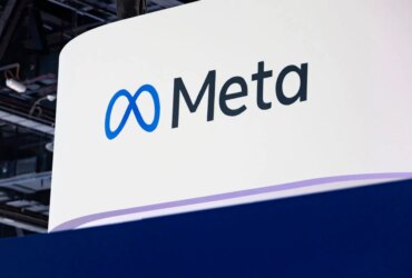 Meta žalována za věkovou diskriminaci při propouštění, tvrdí bývalý vrchní ředitel