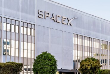 SpaceX zajišťuje opci na odkup Cursor za 60 miliard dolarů, cílí na Vibe Coding