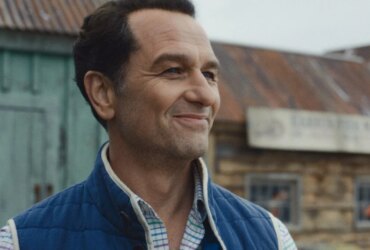 Upoutávka na Zátoku vdov: Matthew Rhys v děsivé hororové komedii 29. dubna